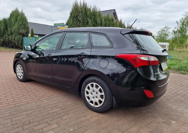 Hyundai I30 cena 23800 przebieg: 243300, rok produkcji 2013 z Urzędów małe 37